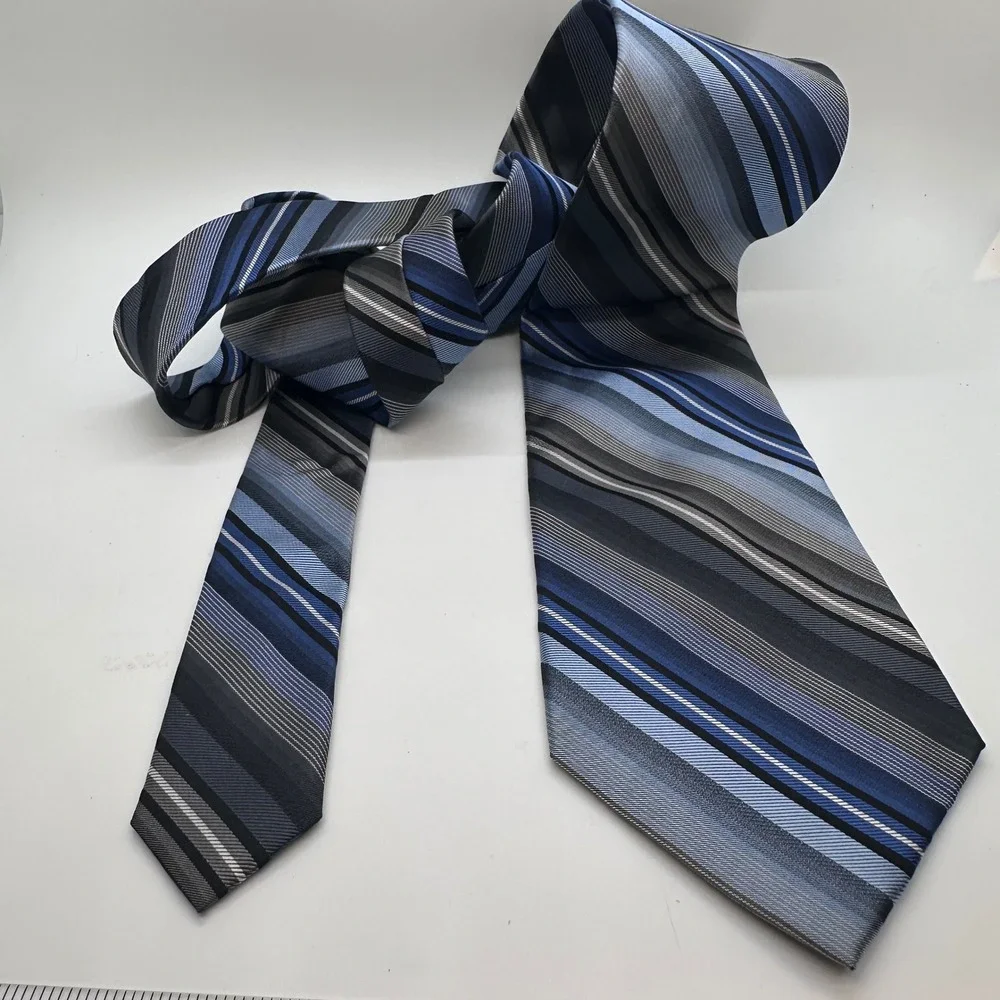 ck Calvin Klein‎ Silk Sophisticated Necktie Striped Blue Gray Business Career